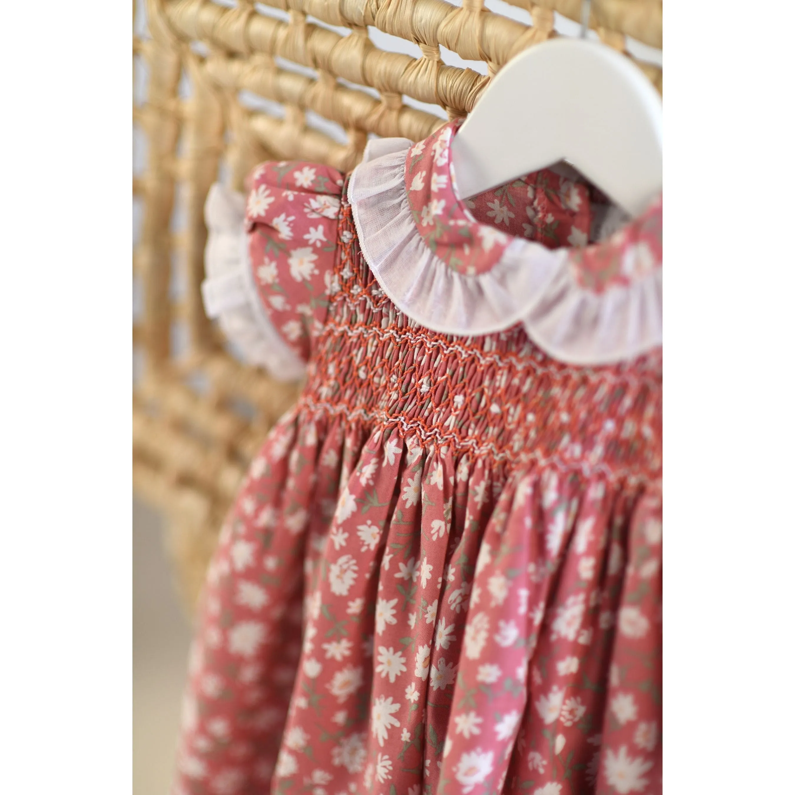 Leila | Gils Pink Floral Smocked Dress