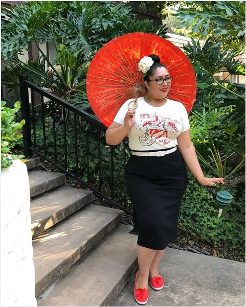 Set to Stun Women's Tee in Ivory